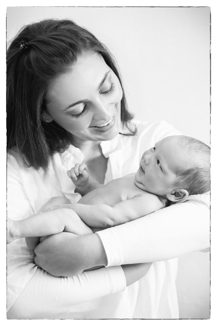 baby-newborn-boy-mom-location-home-pretoria-johannesburg-photographer-georgina-voigt-photography