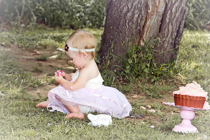 baby-girl-one-cake-smash-pink-tutu-randburg-olivedale-johannesburg-photographer-georgina-voigt-photography