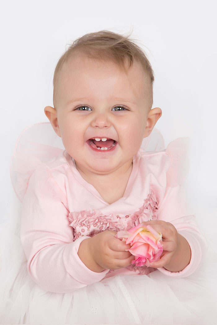 baby-girl-pink-rose-randburg-photographer-georgina-voigt-photography